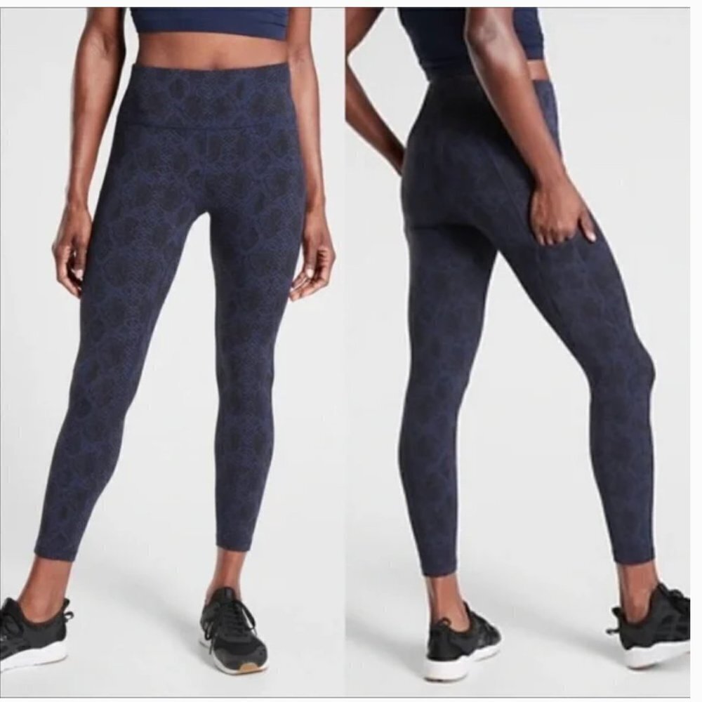 Athleta Ultimate 7/8 Tight Blue Snake‎ Print size 3X